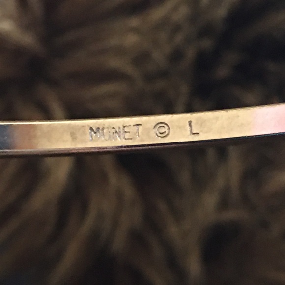 Vintage Monet diamond cut silver tone bangle - Picture 6 of 7